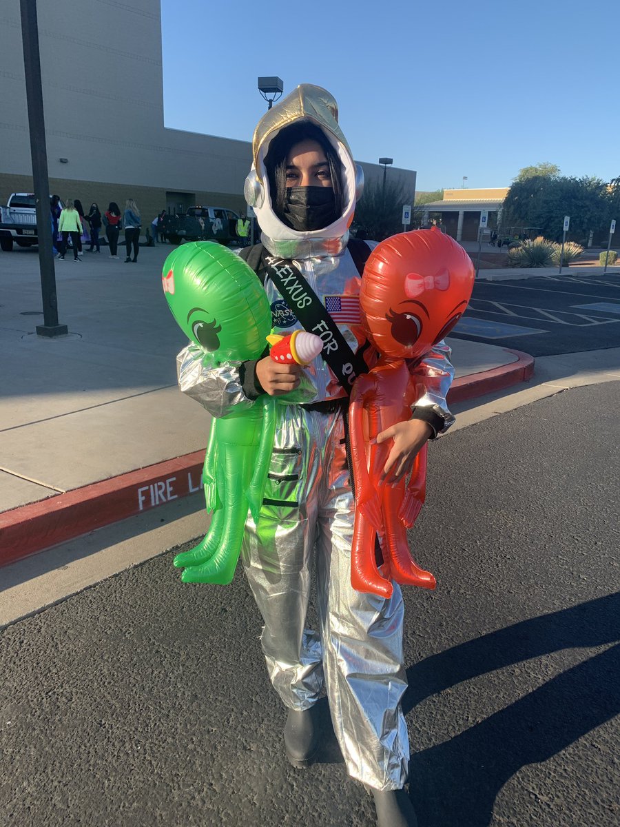 alexxus7's tweet photo. one small step for man, a leap towards mankind ..... or sum like that 👽🖖🏽 https://t.co/ARkwLsCCfm