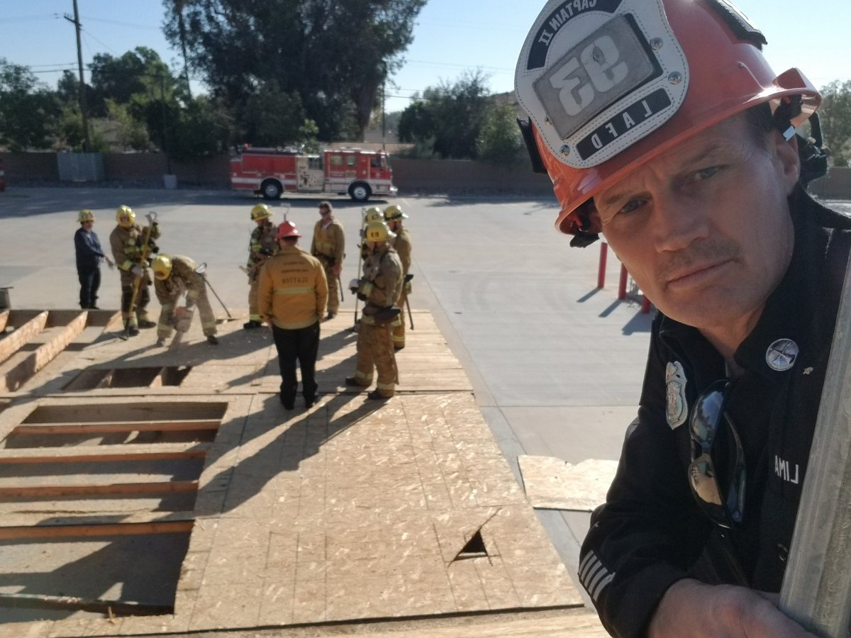 IAFFGSTLima's tweet photo. Great shift the past couple days at Fire Station 93. Training, mitigating incidents safely, and discussing labor.
#LAFD @UFLAC #Team10th #TeamIAFF https://t.co/7hbVOcnRmy