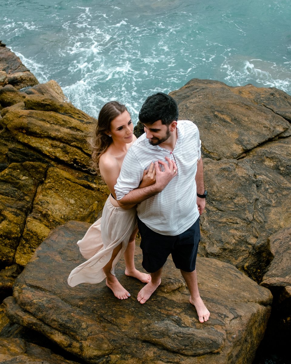 _kleberfernands's tweet photo. O tempo funciona como uma brisa do mar. Você precisa curtir no momento exato que ela está passando, porque depois ficam só lembrança.

#preweddingnapraia
#ensaionapraia https://t.co/Mtdeb9oaQ4