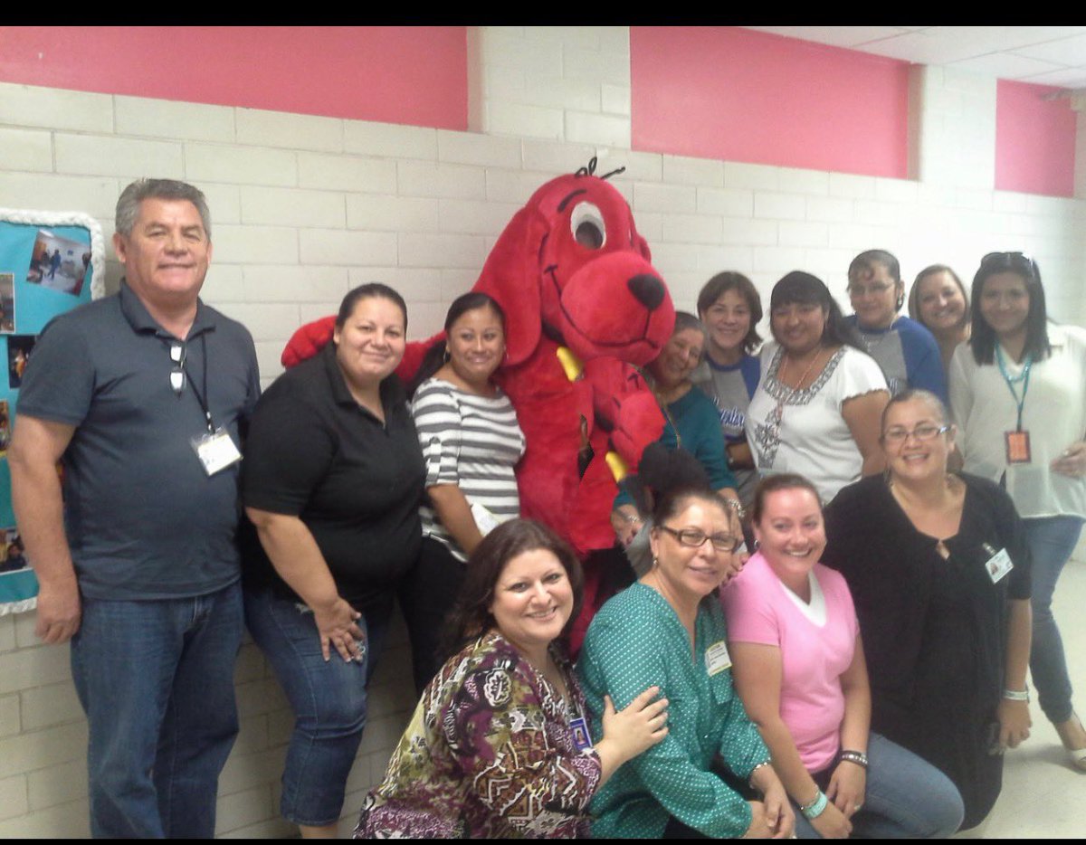 anabelsorias's tweet photo. Happy National Parental Involvement Day!!
Pk a 7th grade
Cuando crezca ella lo recordará ♥️
#mamivoluntaria #pkto7thgrade #jacksonelementary #rayburnelementary #morris https://t.co/6fgHuh81T5