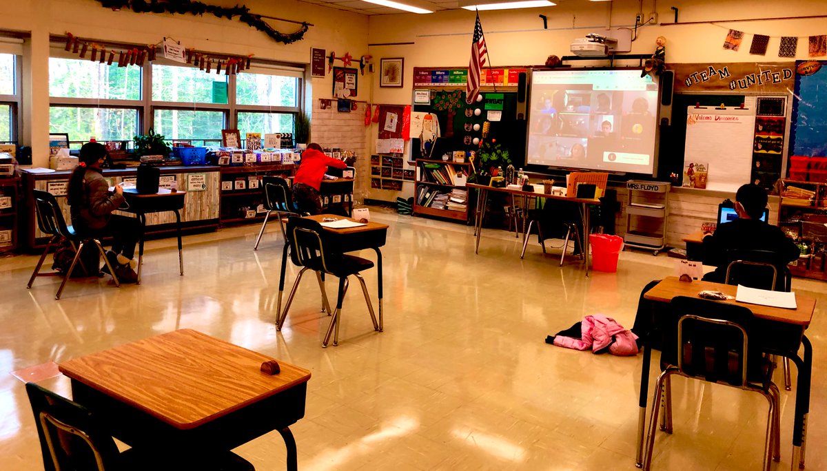 MelocheJoe's tweet photo. Bret Harte ES was welcoming Cohort A students back for their second day in school, this morning. I saw lots of sparkling eyes above the masks as teachers and students began their day together. In person &amp; online, combining together-some very talented teachers!! https://t.co/eEA18O4oLQ
