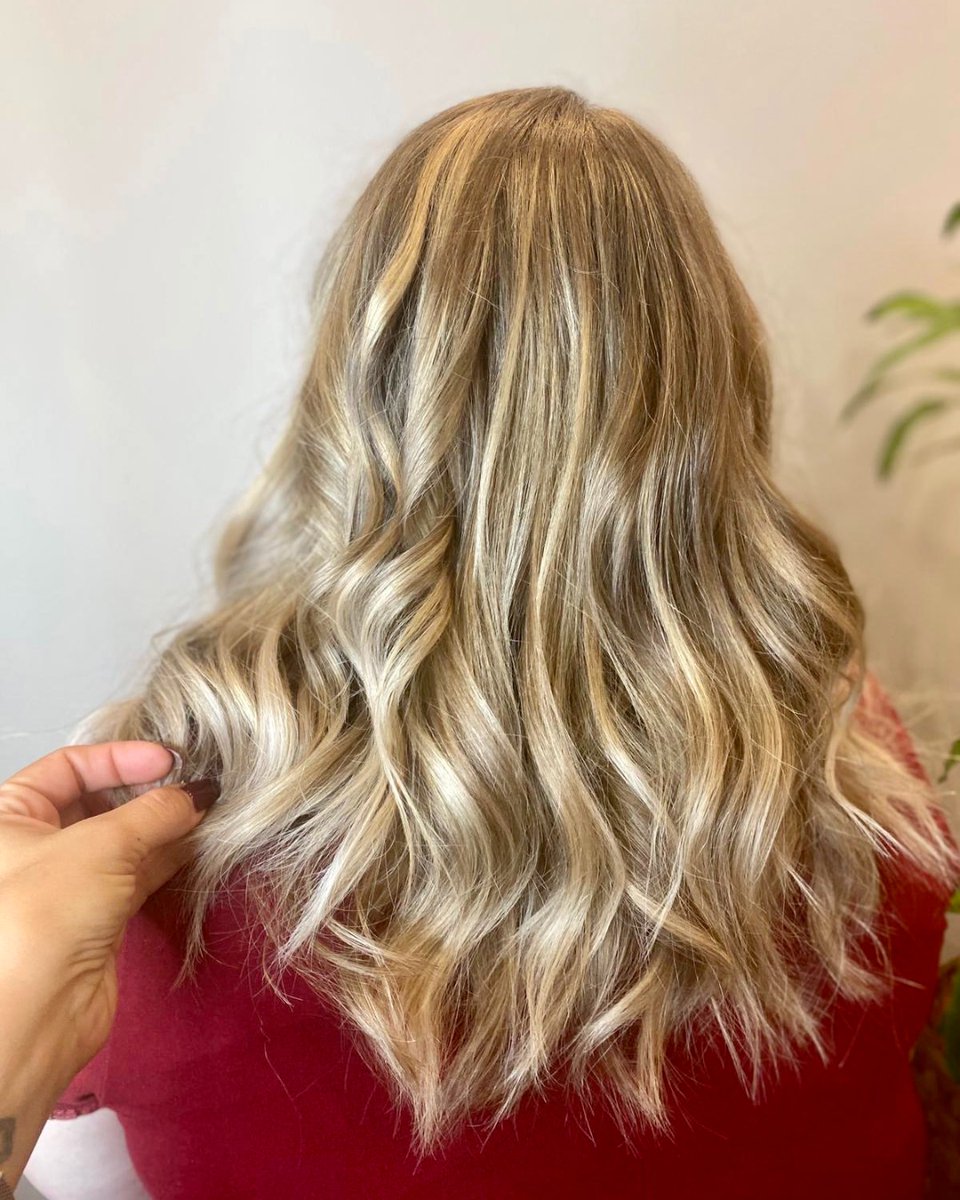 Certifiedcol's tweet photo. Soft, flow, shine. What a great feeling it is to have fresh, new hair!

#blonde #freshhair #haircolor #hairideas #blondehair #thehairgallery #allistonhair https://t.co/WMQZawoRGo