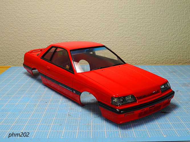 Phm2 ハセガワ 1 24 スカイライン Gts X ツインカム24vターボ 後期 フロントガラス のトップシェードのデカールを貼ったり 前後のウィンカーを付けたり テールライト カバーを付けたりしました テールライトカバーにはスモークを吹いたのですが 軽く