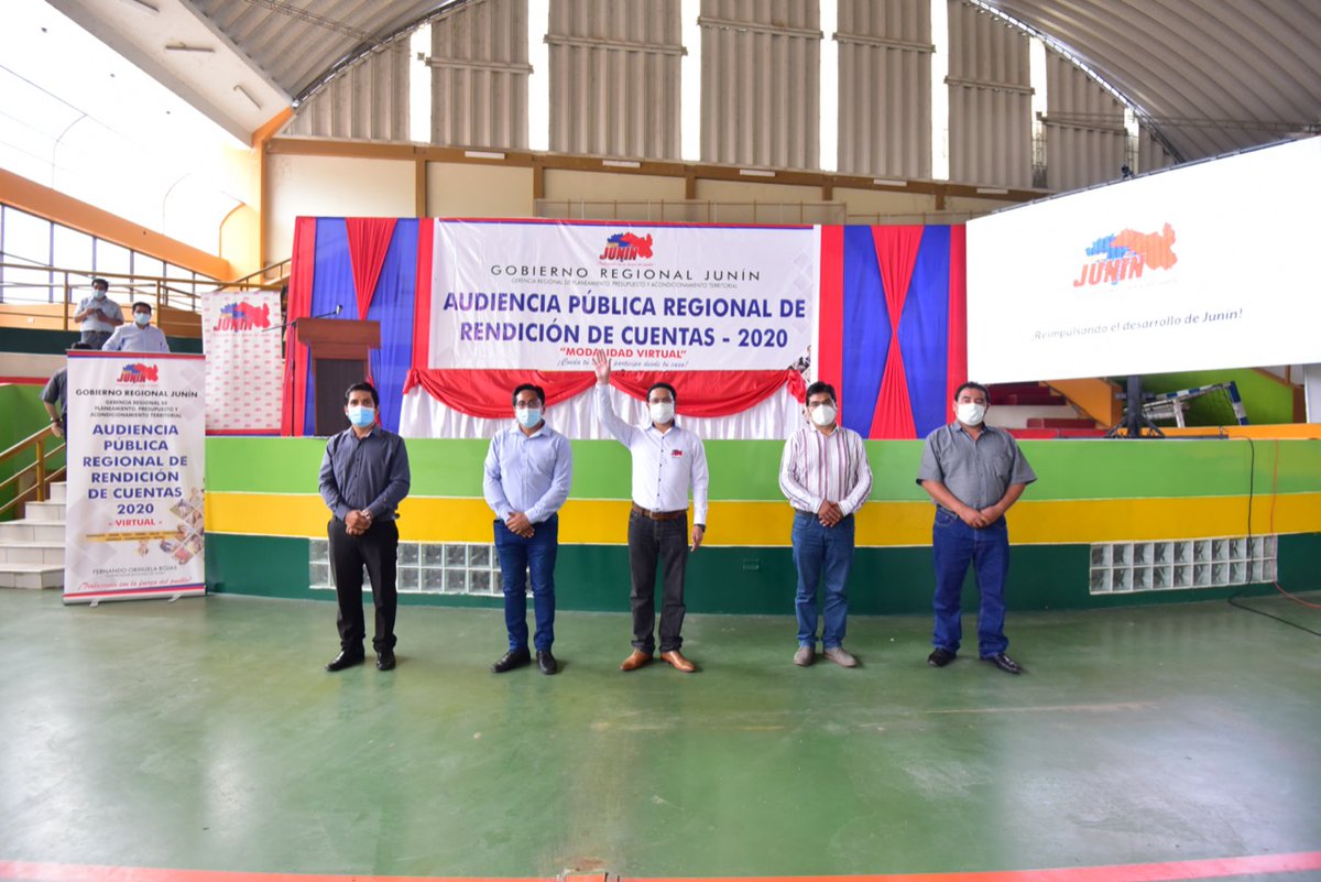 GobiernoJunin's tweet photo. Por otro lado, el gobernador señaló que hará cumplir los acuerdos asumidos con el Gobierno Central sobre la Agenda Junín, donde están 26 proyectos para las 9 provincias, así como el cronograma establecido por el MTC para la construcción de la nueva Carretera Central. https://t.co/2LFEN20acH