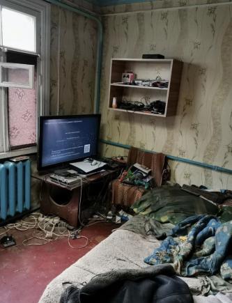 ffensive's tweet image. my PS5 just arrived ☝️😩😔🥱