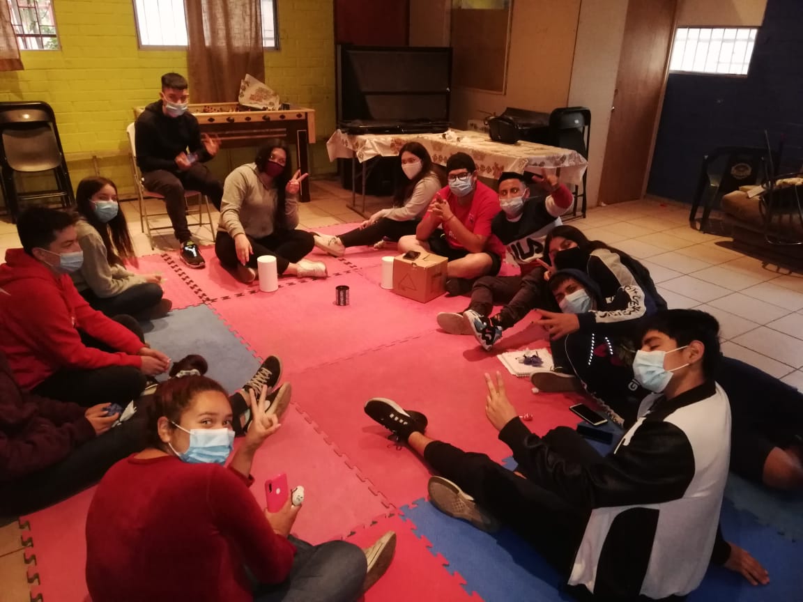centroraimapu's tweet photo. Nuestros monitores en reunión💙, 
planeando varias cositas que se vienen! 🥰
Recuerden cuidarse mucho🤸‍♂️💚 https://t.co/ZnmsjOjjI0