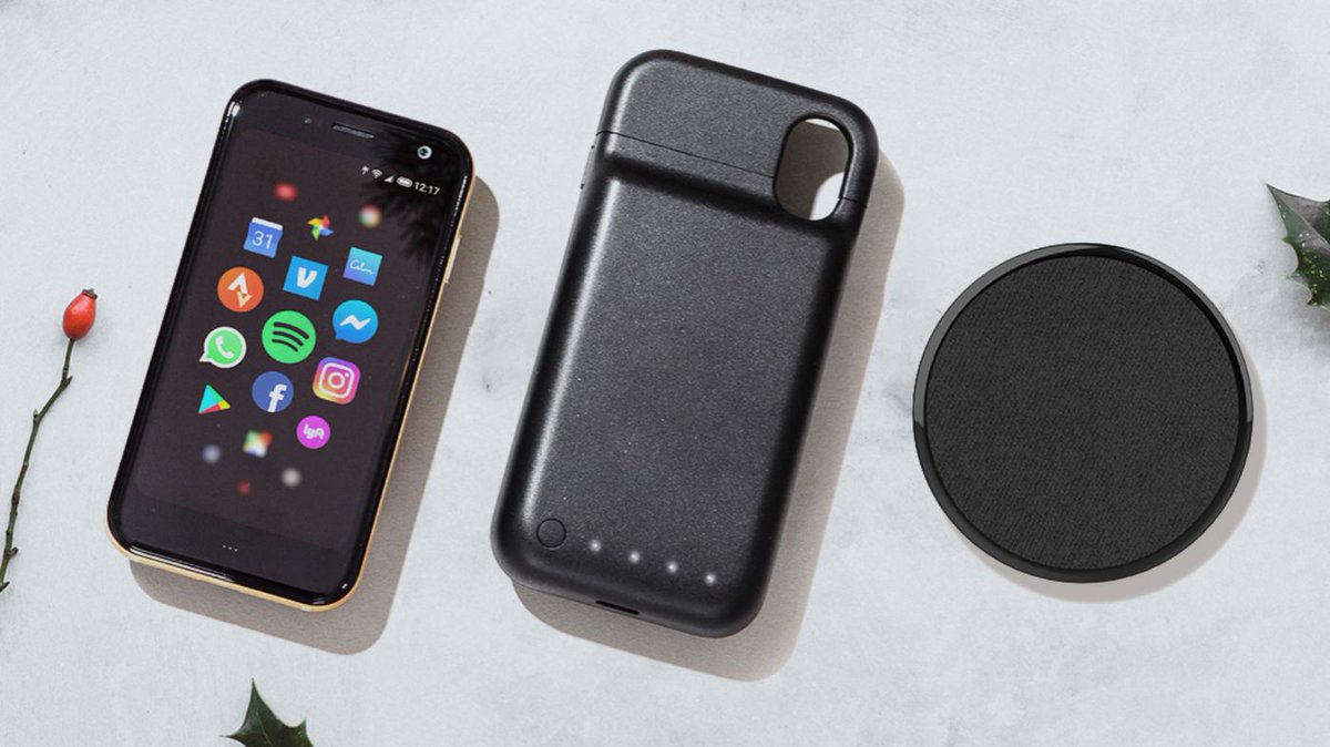 palm's tweet photo. Our #LifeMode ethos is all about letting go, so is the Palm wireless bundle. No more cords to hold you back when you need power on the go. https://t.co/VxC7nsQ3rh
#Wireless #PalmPhone #LiveLifeEasy #Sale https://t.co/BvvnXpucAn