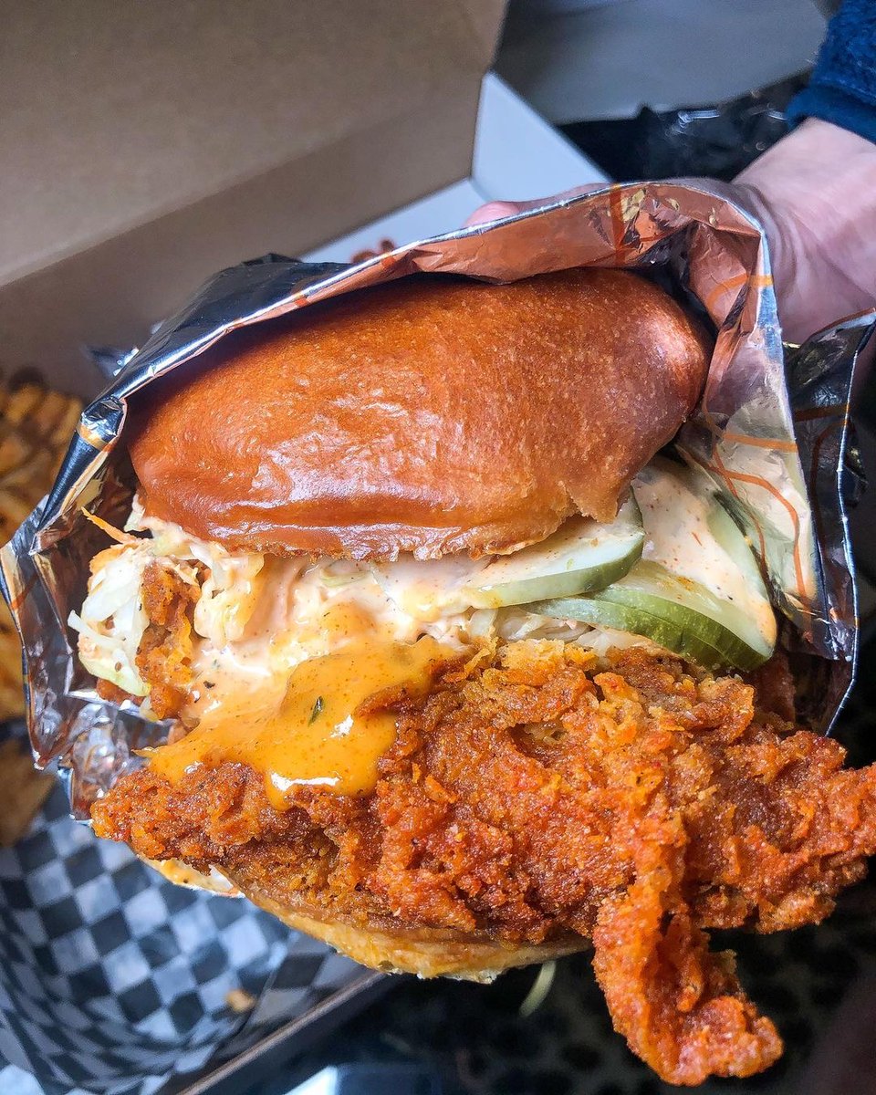 fabfoodchicago's tweet image. Cluck it! Diet starts tomorrow. {mother clucker sandwich at #cluckithotchicken} // 📷: @victoriakentpr // 😍  #fabfoodchicago // Neighborhood: South Loop FAB TIP: Family meals available.