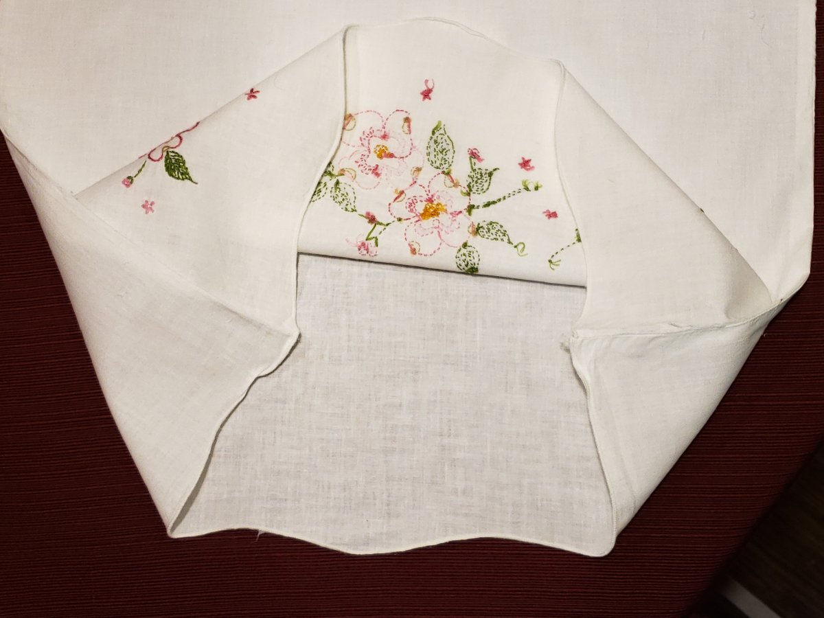 quilts_more's tweet photo. Vintage Floral Embroidered Pillowcase, White Pillowcase, Pink Flowers With Green Leaves, Needlepoint, Retro Bedding Style, Floral Bedding https://t.co/nOHYz3Um7T #Etsy #ImagineQuiltsAndMore #FlowerEmbroidered https://t.co/5Mffr7qA5u