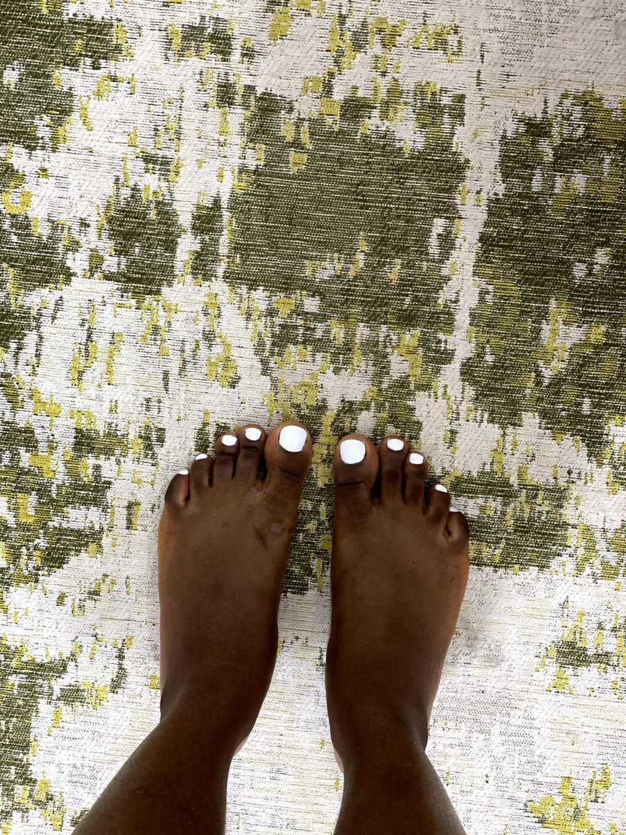 madamblueballz's tweet photo. White toes
#blackfeet #blackgirltoes #princesstoes #whitetoes #feetpics #feetpicsforsale https://t.co/R7bxbPVc4y