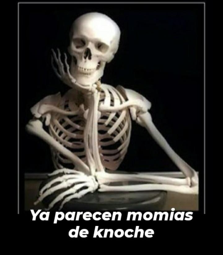 MaldicionKnoche's tweet photo. La gente esperando el casting https://t.co/URJzAQojHk