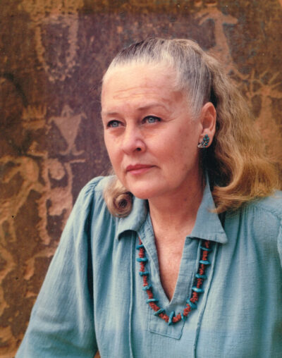 Bette Stanton, 1934-2020 
Rest In Peace Bette Stanton 💔
It is an honor to follow in your footsteps. I wish we had been able to talk about all of your adventures and all that you did for <a href="/filmmoab/">Moab to Monument Valley Film Commission</a>​, for film history and for Moab. Your legacy lives on...
moabtimes.com/articles/bette…