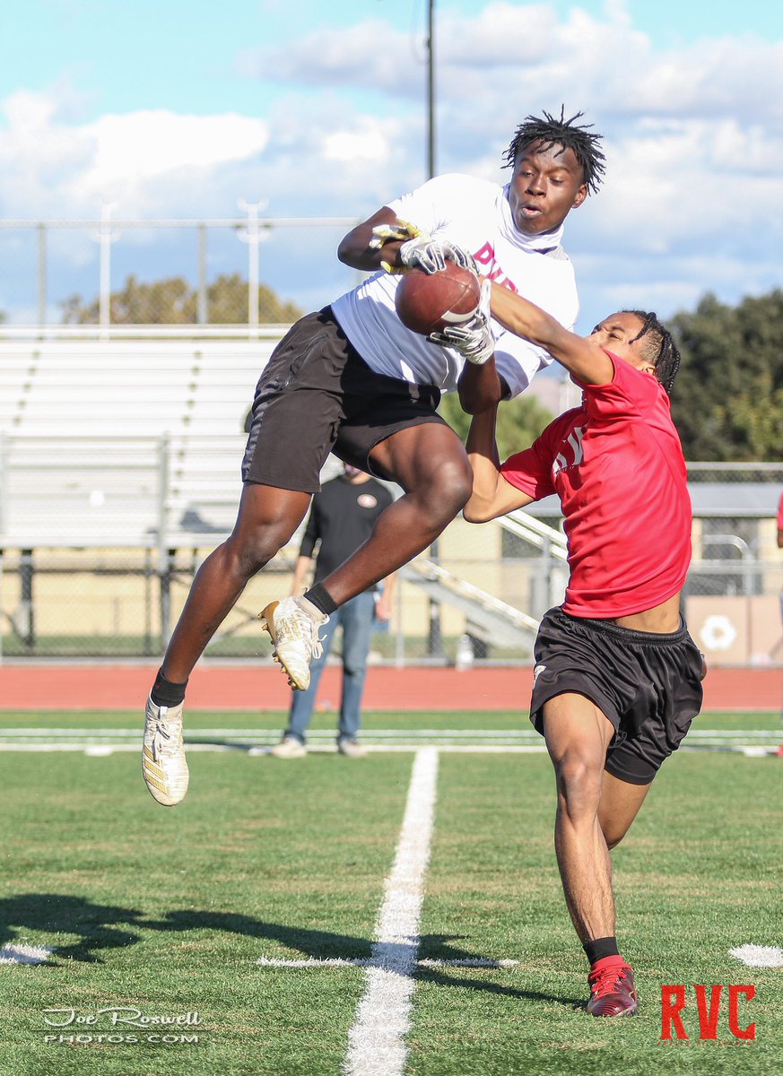 RVCshowcase's tweet photo. Osaze Osawe • @OsazeOsawe 
Kimball high School
Class of 2021
5’11” - 165lbs • Receiver 
Hudl film: https://t.co/2gUySwAXhw

RVC Review: Osaze’s combination of both speed and athleticism flashed at RVC1. The Kimball high school speedster made a huge impact on his team! 🔴⚪️ https://t.co/BCmqZuk6qY