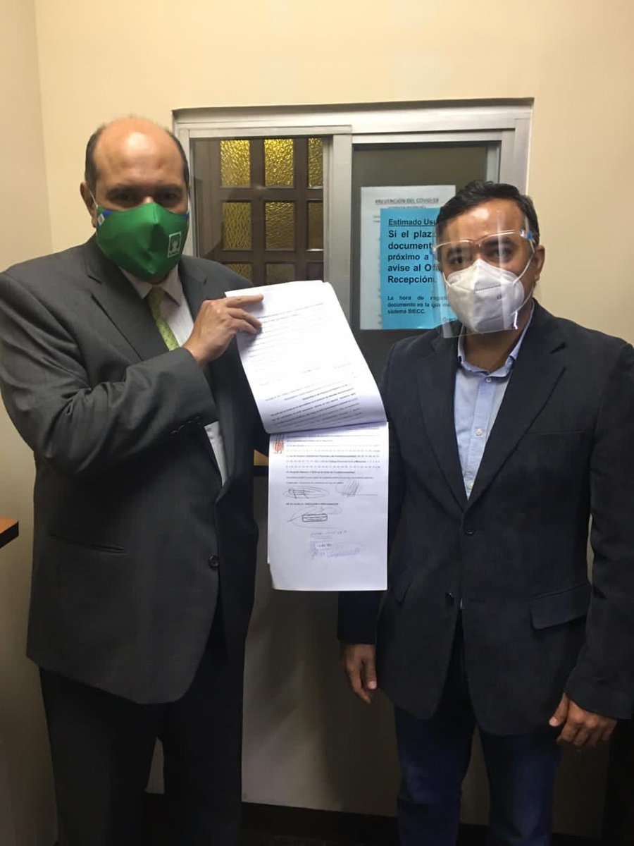GPOposicion's tweet photo. La UNE presenta un amparo ante la @CC_Guatemala en contra del Presupuesto 2021.  Los diputados de la UNE que no votaron por el Presupuesto, argumentan que se violó el artículo 114 de la Ley Orgánica del Organismo Legislativo. https://t.co/8CM6q9yApM