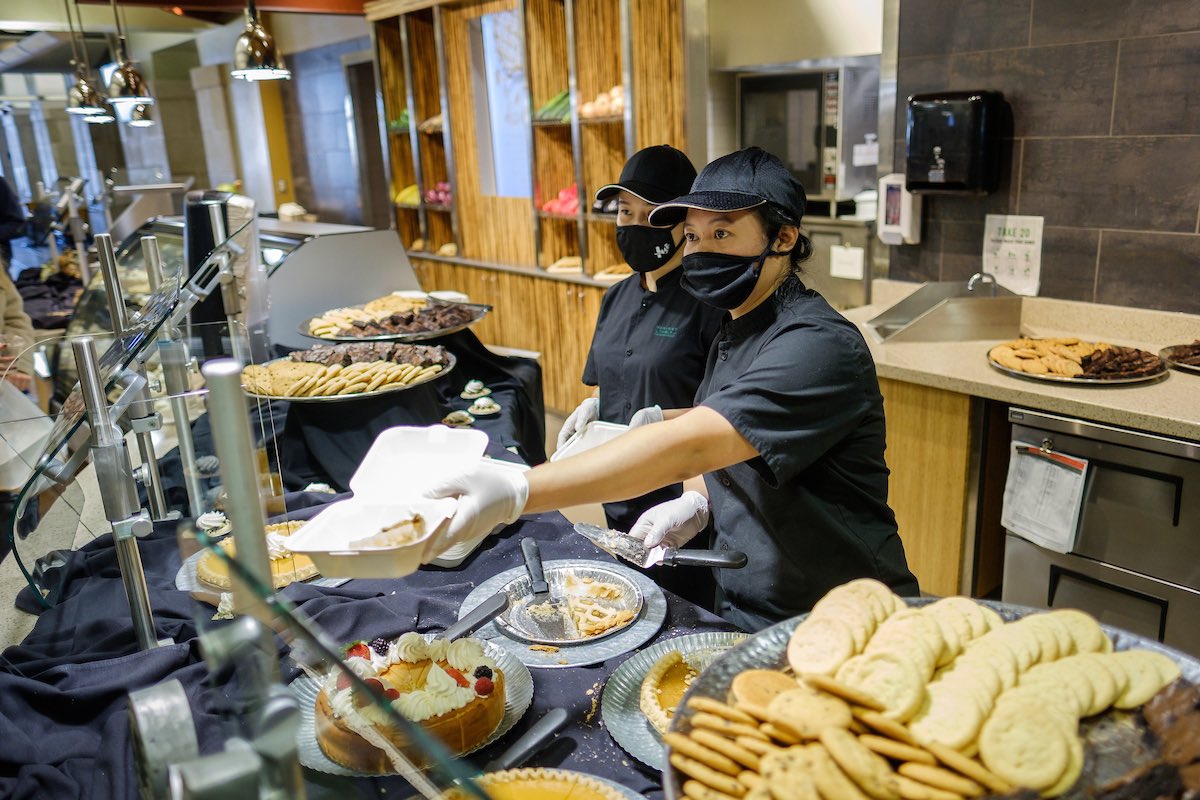 WakeForest's tweet photo. Happy #Pitsgiving to all, and to all a good night. ππ π₯§π½
Thank you for making it happen, @DeaconDining!
#ShowHumanitate https://t.co/RPox3Rtd11
