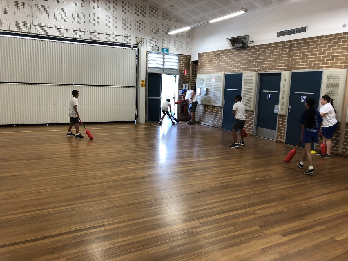 5/6M exploring some of the new PE equipment! Loads of fun with polo hockey and softcrosse! <a href="/CFlamos/">Catherine Flamos</a> <a href="/CampbelltownPS/">Campbelltown Public</a>