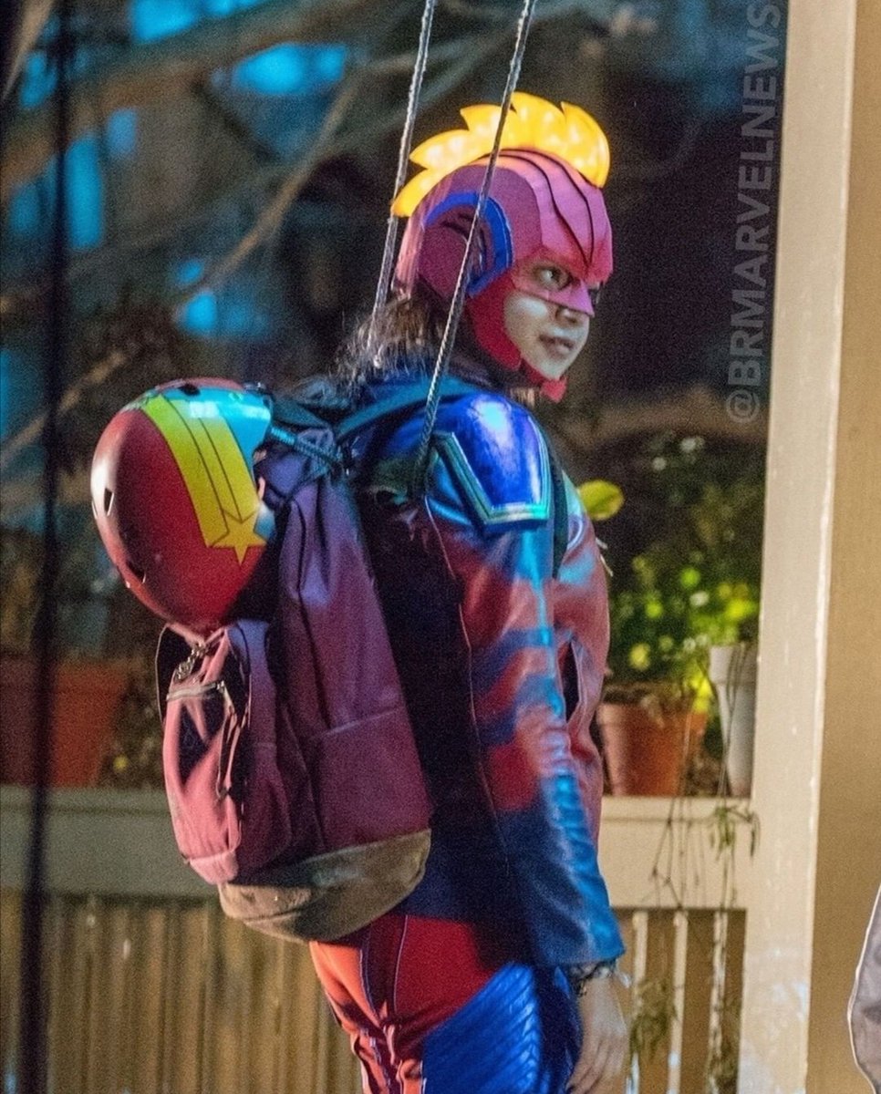 Alfonsoinch's tweet photo. Las primeras instantáneas de #ImanVellani como #KamalaKhan quien se estaría escabullendo en una fiesta de halloween disfrazada de Capitana Marvel. Aún no cuenta con fecha de estreno, pero se espera que llegue en el 2021.
#NewsProject #noticiadeldía #marvel #msmarvel #KamalaKhan https://t.co/sFMKbv5OYB