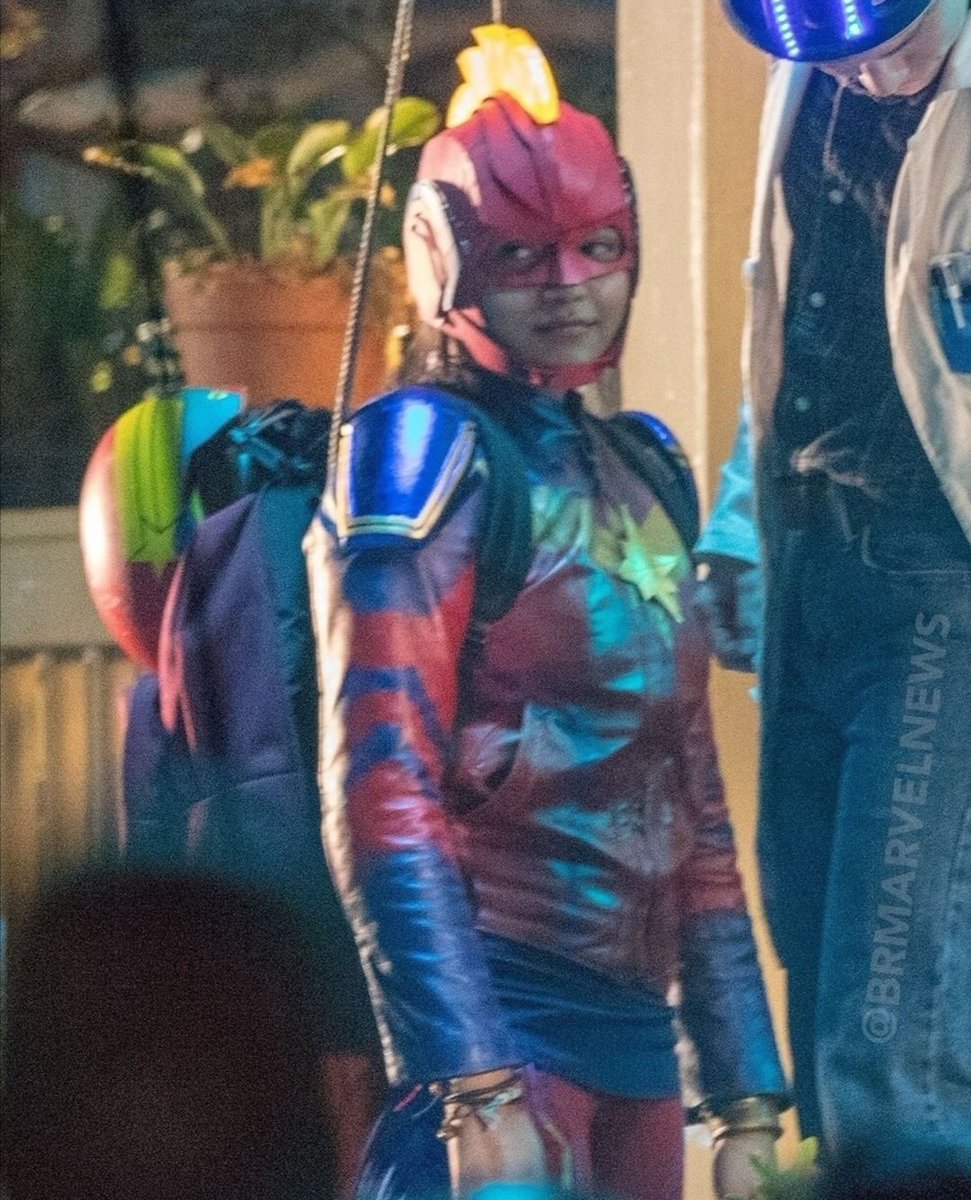 Alfonsoinch's tweet photo. Las primeras instantáneas de #ImanVellani como #KamalaKhan quien se estaría escabullendo en una fiesta de halloween disfrazada de Capitana Marvel. Aún no cuenta con fecha de estreno, pero se espera que llegue en el 2021.
#NewsProject #noticiadeldía #marvel #msmarvel #KamalaKhan https://t.co/sFMKbv5OYB