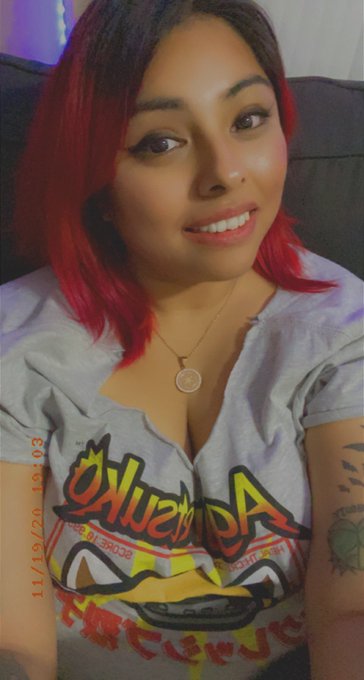 Stoner girl selfies ✌🏽💋 https://t.co/PD3uzev9ge