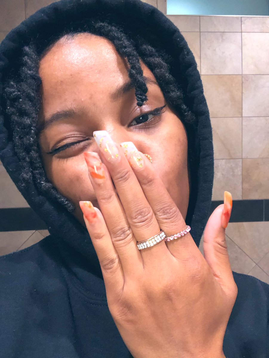 _Modusa's tweet photo. Just wanted to show my bday nails🥰 https://t.co/SSe63lpNIF