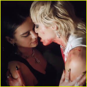 H3itor_'s tweet photo. In brazilian portuguese we call this “colação de velcro” @MileyCyrus @DUALIPA #StreamPrisoner https://t.co/5spyGASzOk
