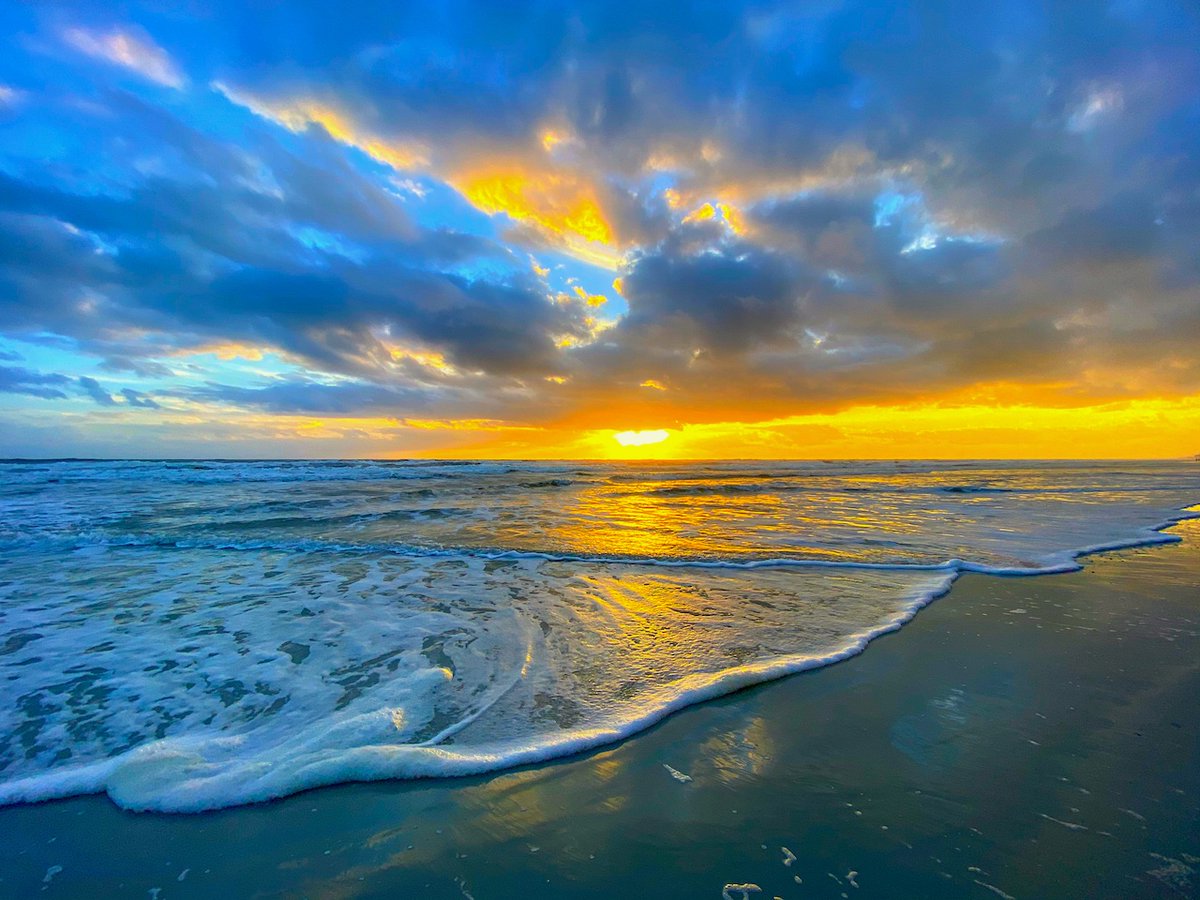 📸 New on the Website Today 💻 #JustListed #OceanWalk Condos For Sale #NSB

🛑 STOP👇🏻Click Here👇🏻
bit.ly/OceanWalkCondo…

#MoveToNSB #MoveToFlorida #NewSmyrnaBeach #Florida #FloridaHomes #REALTOR #RealEstate #CoastalLiving