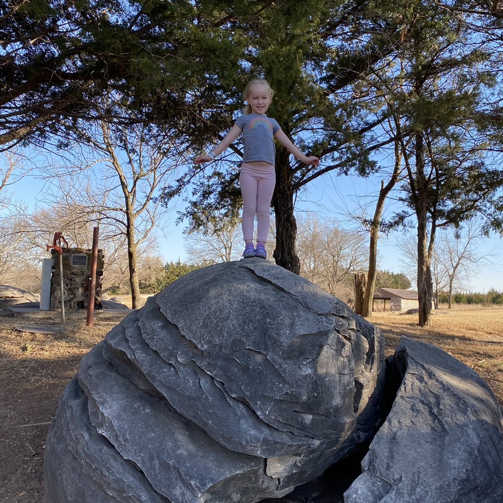 CMoneyKS's tweet photo. Showing Arden #RockCity #Kansas #RoadTrip #SideTrips #Oddities #GrandpaLife #MinneapolisKS https://t.co/OH0h0SEOd6