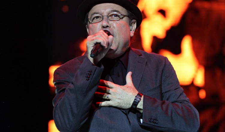 #LatinGRAMMY El maestro gana en la categoría "Mejor Canción Tropical" con el tema "Canción para Rubén", la cual fue coescrita con el cantante Carlos Vives. #VariedadesPA