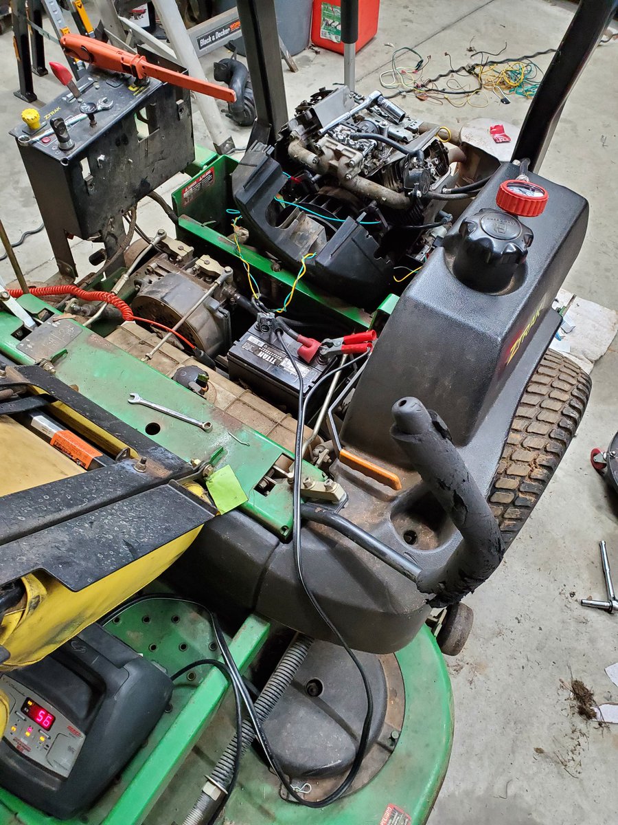DieselViking60's tweet photo. I wasn't kidding!!!  Hahahaha.... #ChallengeTheBuild #johndeere #LS1Swap #newproject #nothingrunslikeadeere https://t.co/MhATFXVXA0