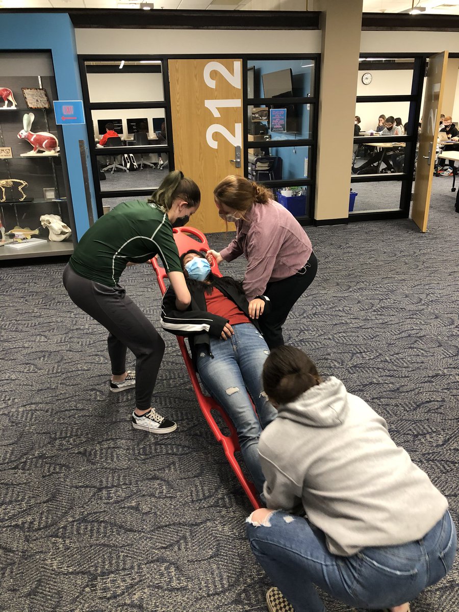 agaul24's tweet photo. More great work from future EMS providers @SCCareerAcademy work ring on splinting and boarding techniques #witccems @WesternIowaTech https://t.co/3YPLukQBca