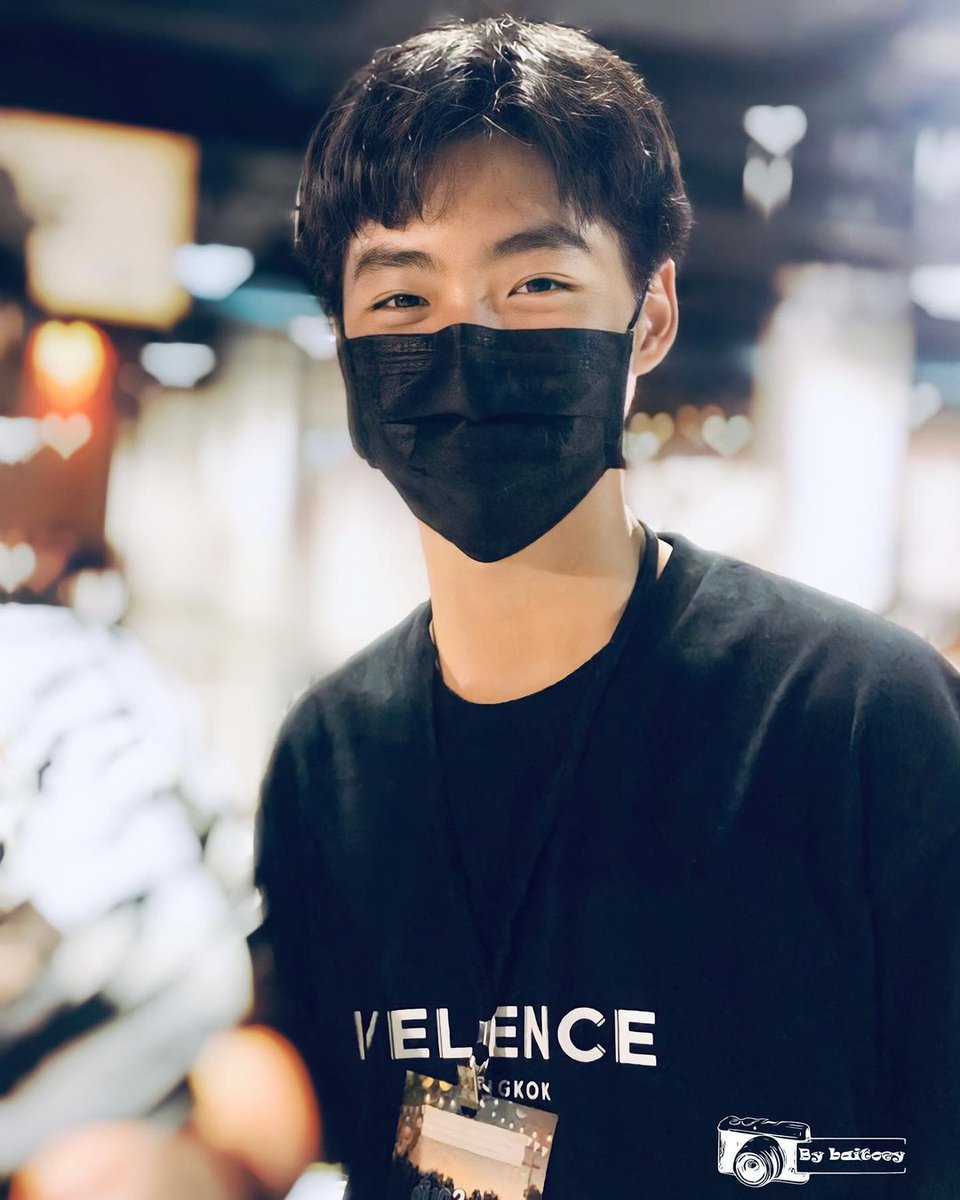 real_mondz's tweet image. น้องมิคปังมาก!!! ขนาดน้องยังไม่มีงาน
ไม่สิ มีงานรีวิวเเล้ว 1 งาน ยอดฟอลพุ่งไป 400,000 ฟอลเเล้ว ปังทั้งพี่ปังทั้งน้องเลย รอวันที่น้องมิคมีงานนะค่าบ ยินดีด้วย👏🏻🎉🎊

#400KLoveMickMetas
#mickmetas