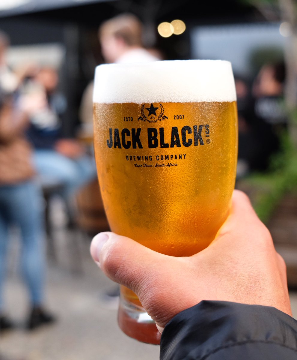 Cheers &amp; Happy Friday! Join us for some after work pints, delicious burgers with live music from 6pm - 9pm. Pints served from 11am, Burgers from 12pm. 😁🍺🍔