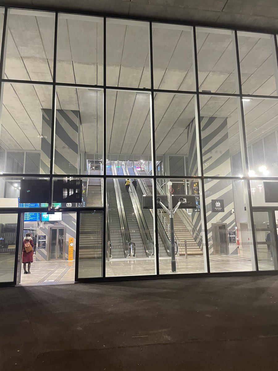 flobezier tweet media