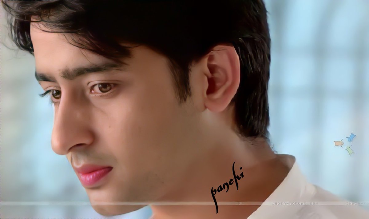 That time when "Navya" was coming on tv.I was just 8th standard girl. nd that time oviyo I didn't know the meaning of "crush". bt whatever.I was started to watched the show.omg what to say.I saw a young chocolate boy who has a pink lips.silky smoothy shiny hair.+ #ShaheerAsAnant