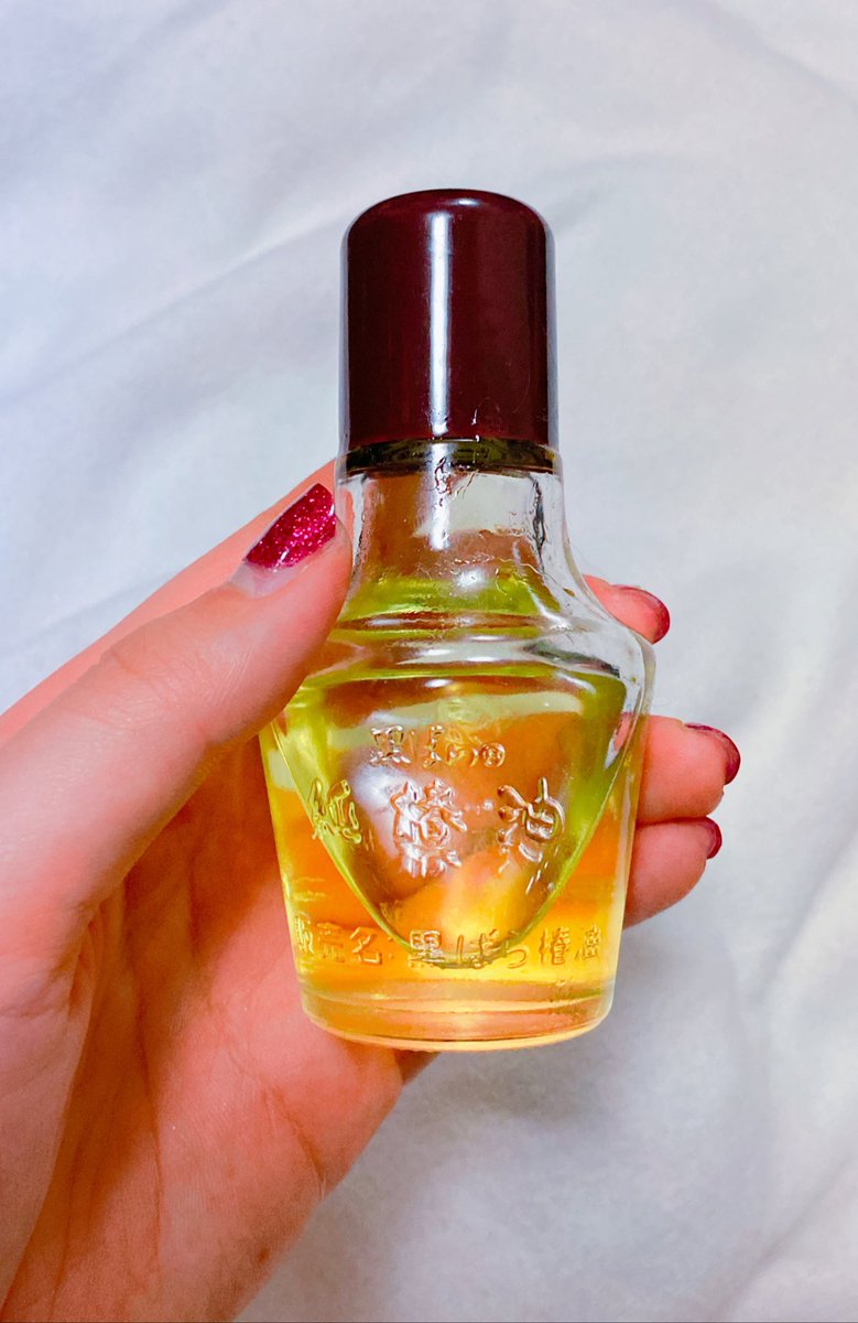 Rose 私は18歳からブリーチ人生なのでヘアオイルは必須で 毎日気分に合わせてオイルを変えています 左 エイトザタラソ 真ん中 アルミック 右 黒ばら椿 左はシャンプーがエイトザタラソなので一緒に 真ん中はラベンダーの香りで寝る前にオススメ 右