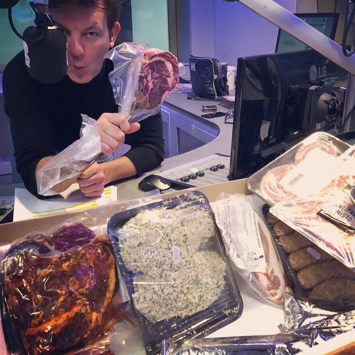 Joel's helping himself to the meat from <a href="/Althamsbutchers/">Althams Butchers</a> turning up for the #MeatHamper 😂🍖