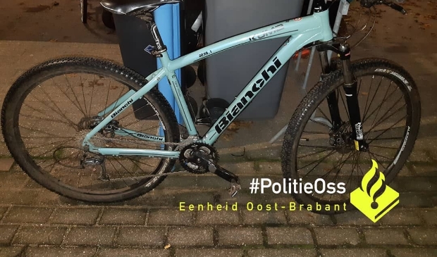 Politie zoekt eigenaar van vermoedelijk gestolen spullen - ..