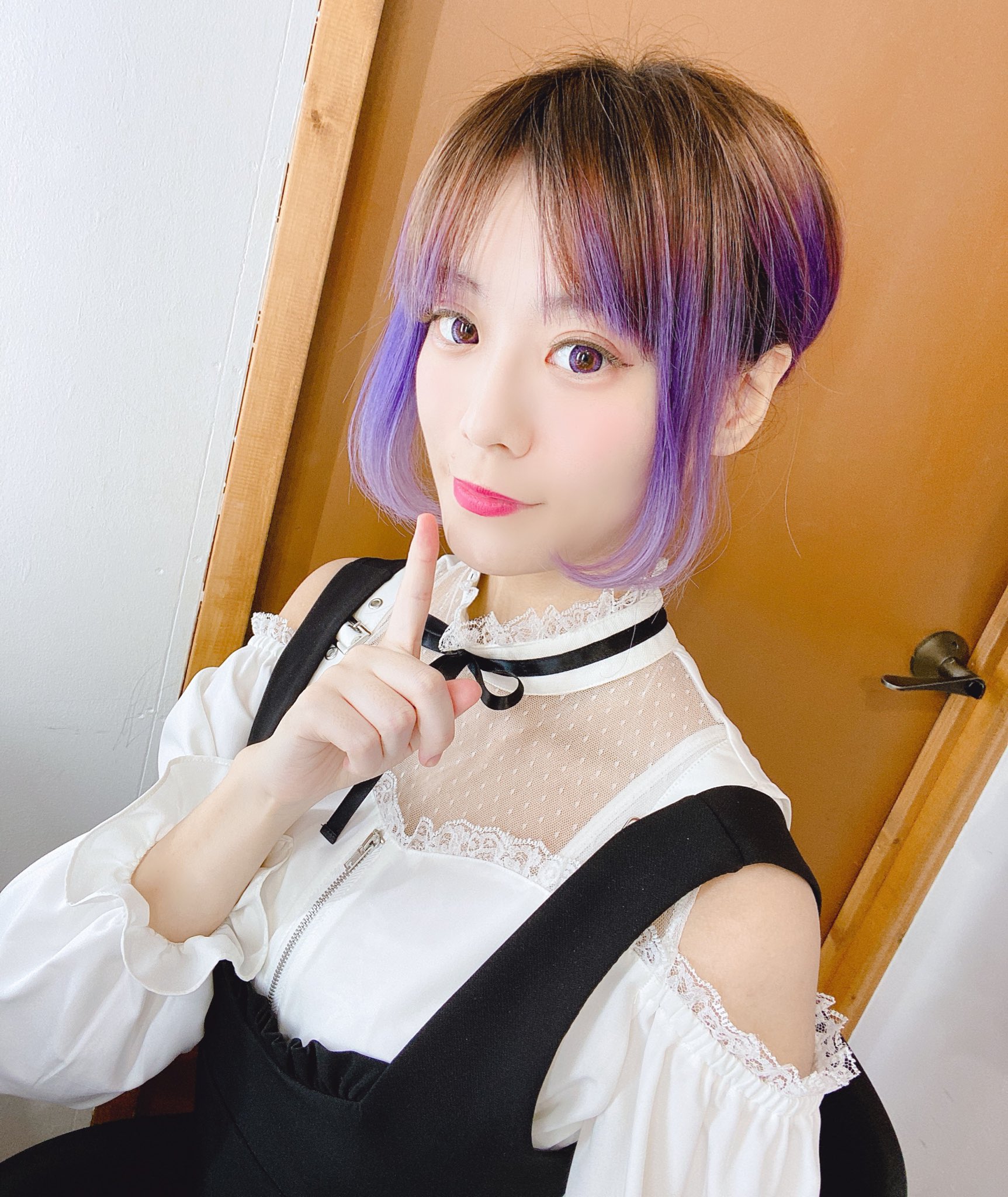 O Xrhsths るちか かれ るう Sto Twitter サイド以外セット前 適当に纏めてる セット後 紫好きな事による髪 色 ほっといたら真ん中で前髪が分かれる事から鬼滅のしのぶさん感あった 偶然 推しは蜜璃ちゃん T Co Xmmzekx5xr Twitter