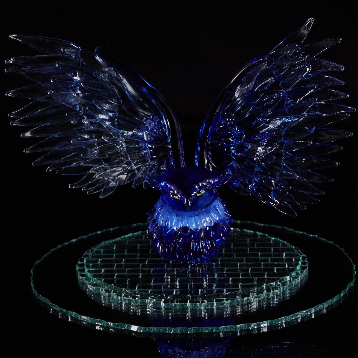 小林利華の作品をご紹介 コタンコロカムイ アイヌではシマフクロウのことを コタンコロカムイ と呼び 村を守る神 として崇め 11 湘南台の生活 便利 Noguchi Glass ふじさわびと 小林利華の作品をご紹介 コタンコロカムイ アイヌではシマフクロウのことを コタンコロカムイ と呼び 村を守る神 として崇め 11 湘南台の生活 便利 Noguchi Glass ふじさわびと