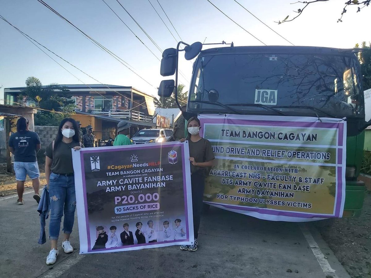 army_cavite's tweet photo. [DONATION UPDATE]

Since we are still waiting for the comeback later, here is an update! Our POC Ms. Krystine is in the field giving relief goods!

We can multi task. Streaming BE as well as helping our fellow Filipinos. 💜💜💜

#BETODAY #ACFDonation @BTS_twt https://t.co/PINOwfIwsm