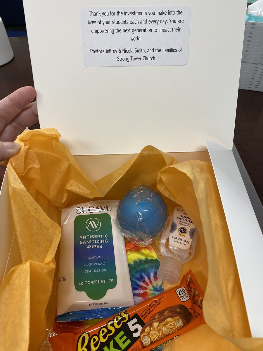 MrsCheek_DSMS's tweet photo. What an amazing surprise! Thank you Strong Tower Church! ❤️ https://t.co/vwk8fte6Na