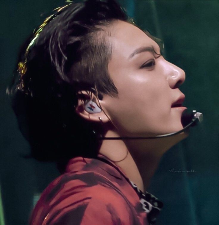 jeonss97's tweet photo. jungkook in undercut, DAMN FINE https://t.co/KZRc3RWgCr