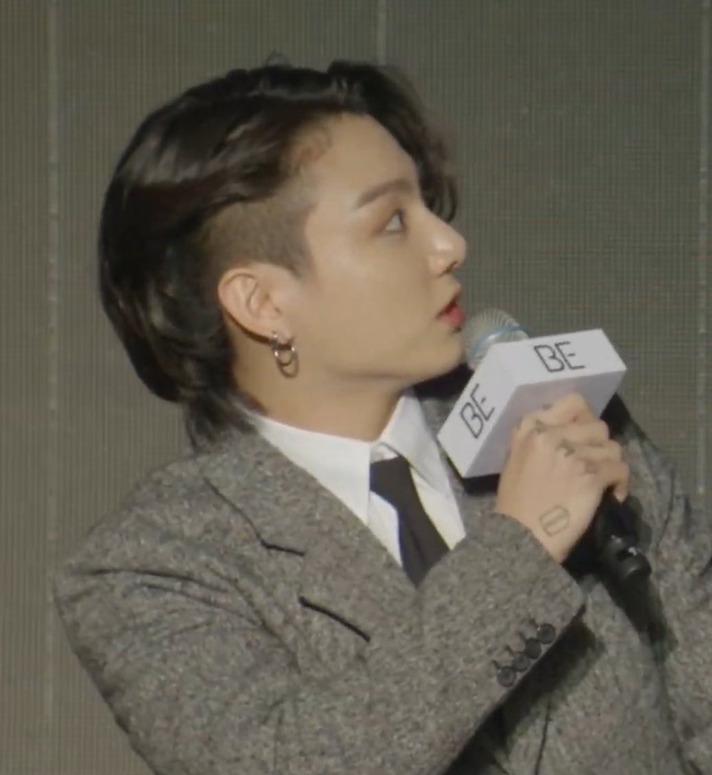 jeonss97's tweet photo. jungkook in undercut, DAMN FINE https://t.co/KZRc3RWgCr