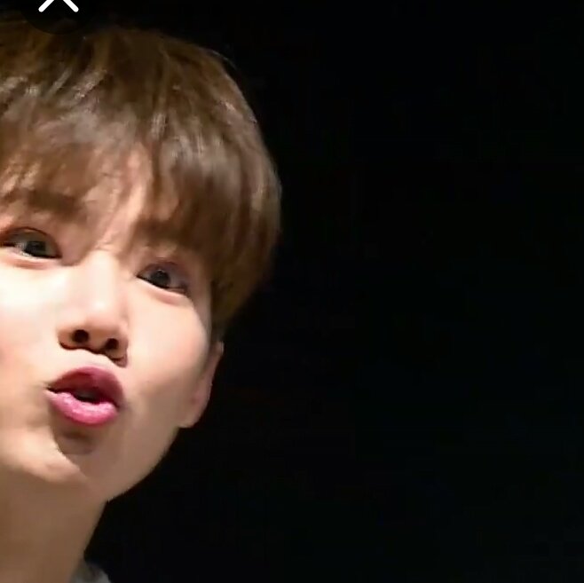 etherealtrsr's tweet photo. HELP HE'S SO CUTE😍
#TREASURE #JUNKYU https://t.co/jA8KibWzdD
