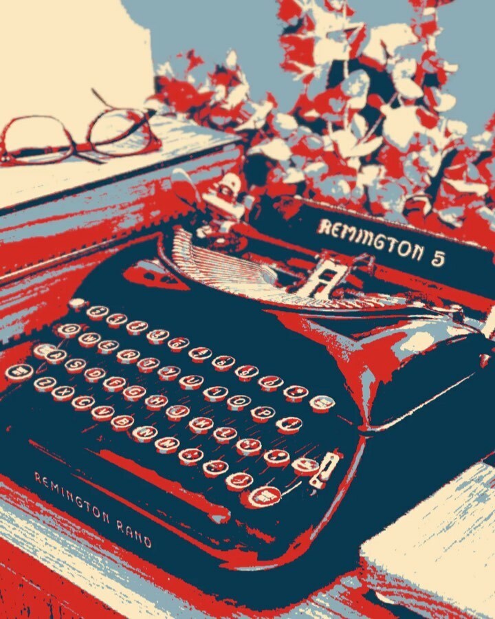 scription's tweet photo. I realised I posted more on stories than this feed. Here you go, a 3D photo looping forever interesting😏. Btw, it as I said in stories, Remington 5 is the most streamlined typewriter I know. Tell me if you know of another one!
#typewriter #remington5 #remingtonrand #typew… https://t.co/I6wUkcgOoL