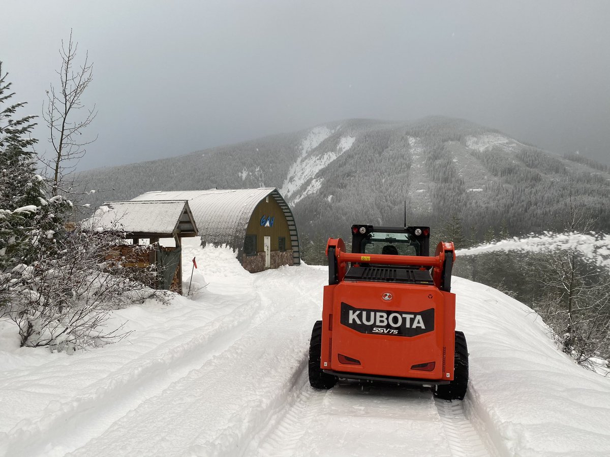 New after hours job. Thanks to @KubotaCanadaLtd and @Tractorland_Ltd. Still fortunate to have this relationship after all these year.