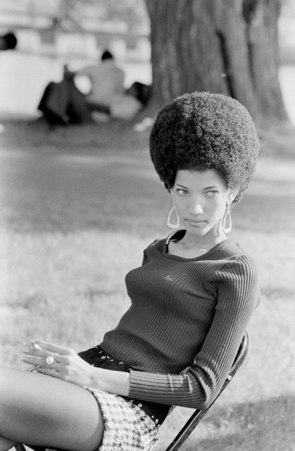 AuburnLaneCA's tweet photo. Joan Latchford may have passed away but she left an indelible mark on what living in #toronto was like in the 60’s and 70’s-
Her photo essay and exhibition begin here ⬇️ @CardinalGallery 
https://t.co/A2wlyf9eWs
Photo: ©The Joan Latchford Estate. https://t.co/jcsWavbvVo