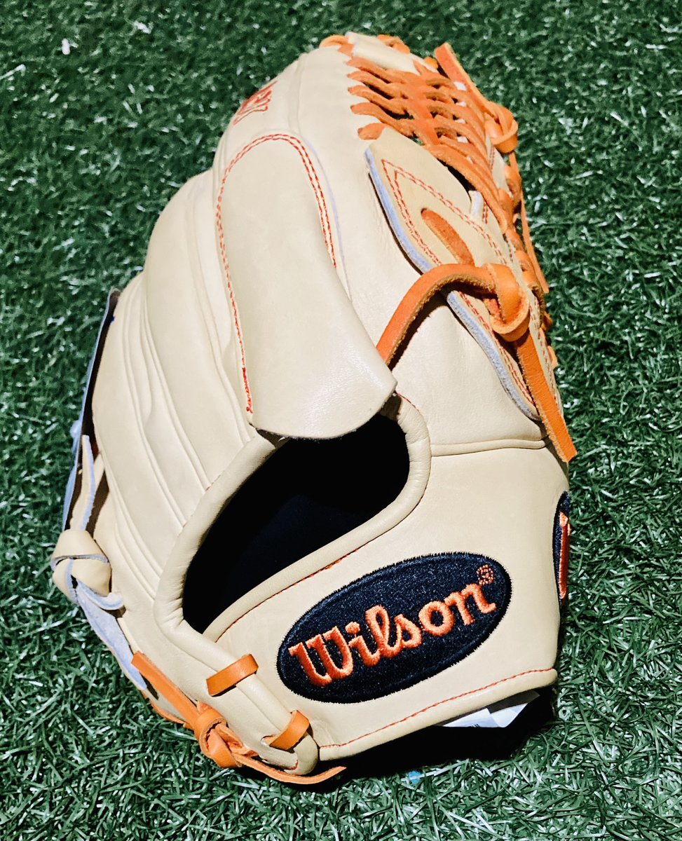 htxboutique's tweet photo. Can I..... baby?  #wilson #wilsona2k #houtsonbaseballboutique #htxbaseballboutique #cjwgloveofthemonth #wilsongotm #gloveofthemonth #forsale https://t.co/FI4igs4LMX