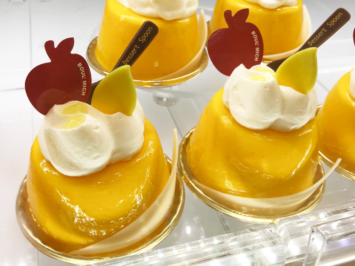 小田急百貨店 町田店 公式 V Twitter リンゴとレモンの風味を一緒に楽しめる ポム エ シトロン 1個626円 税込 瀬戸内レモンピール入りの紅玉ジュレを リンゴ風味のチョコムースとビスキュイ ジョコンドで閉じ込めました テーブルがパッと華やかになる