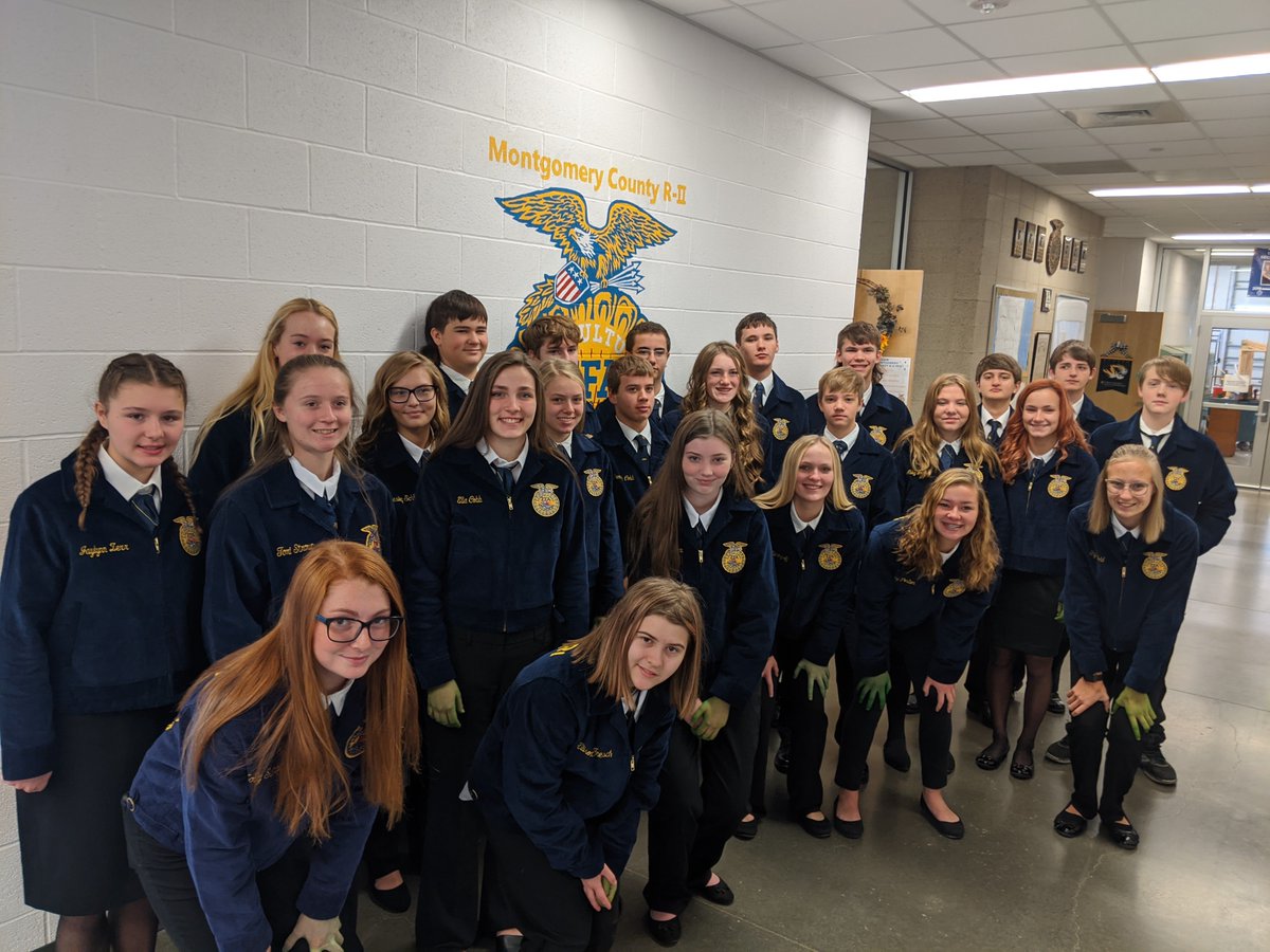 mocor2ffa's tweet photo. What an awesome group we got to welcome in today. Can't wait to see what they make happen in the next four years. Welcome to membership Greenhands! https://t.co/ZLt9YM6kNB